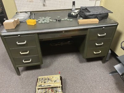 Escritorio cisterna vintage Mid-Century acero Globe-Wernicke, ¡excelente estado! Foto 1 de 3