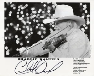 CHARLIE DANIELS HAND SIGNED 8x10 PHOTO+COA GREAT POSE JAMMING ON THE FIDDLE - Picture 1 of 1