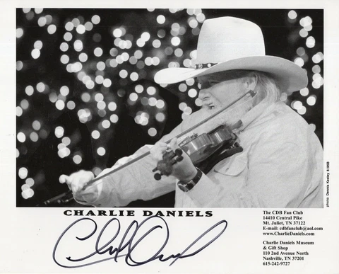 CHARLIE DANIELS HAND SIGNED 8x10 PHOTO+COA    GREAT POSE JAMMING ON THE FIDDLE Cover