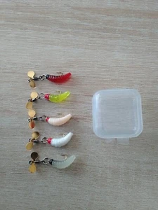 5 Stück künstliche Bienenmaden mit Haken und Propeller und Aufbewahrungsbox  - Bild 1 von 1