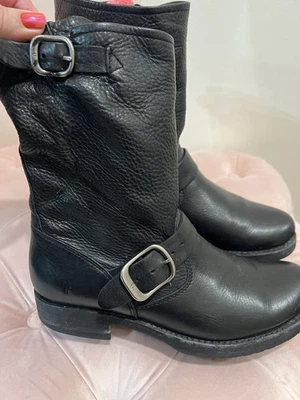 Bota Feminina de Couro Frye Veronica Tamanho 6.5 - 76509 - Imagem 1 de 4