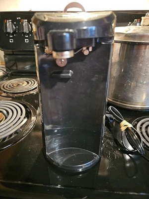 Abridor de latas Black&Decker negro Foto 1 de 4