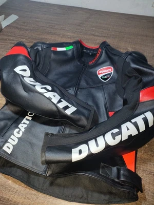 MOTORBIKE COWHIDE LEATHER JACKET MOTORCYCLE JACKET CE APPROVED ARMOUR - Image 1 of 4