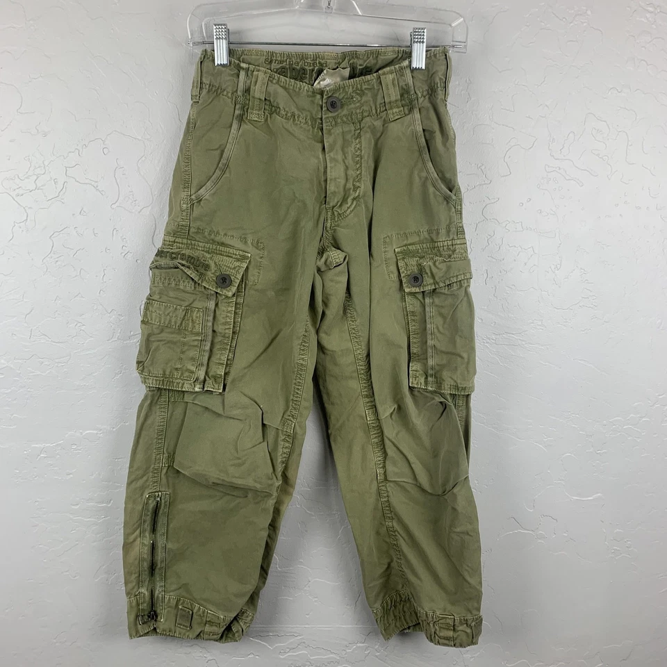 Pantalones cargo Abercrombie niños pequeños verde oliva multi bolsillo cremallera puño elástico Foto 1 de 4
