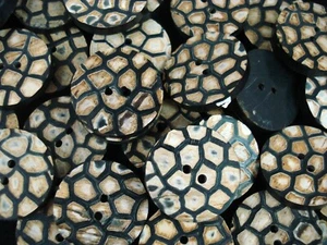 Resin Buttons 25pc Tribal 25mm Weathered Look Sewing Sew Dressmaking Shirt - Picture 1 of 2