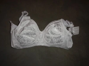 new bra 34 D - Picture 1 of 2