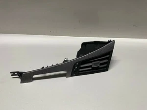 Infiniti Q50 2014 tablero delantero parrilla de ventilación de aire central con bisel de ajuste lado izquierdo OEM 2 - Imagen 1 de 9