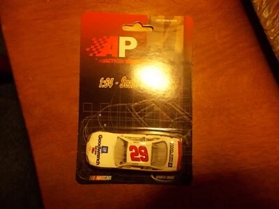 Action Elite Kevin Harvick No29 GM Goodwrench Services Plus 2001 Monte Carlo 1:64 - Изображение 1 из 4