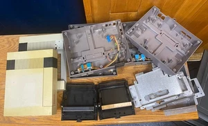 Lotto RICAMBI casuali Nintendo Entertainment System NES lotto (NES-001) console - Foto 1 di 5