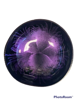 Cuencos con cáscara de coco tazones para servir de mesa negros y morados Foto 1 de 3