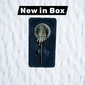 Game of Thrones Hand of the King Pin The Noble Collection Home Box Office 2017 - Bild 1 von 9