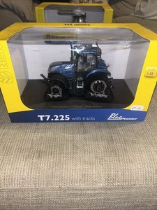 Universal Hobbies 1:32 Scale New Holland T7.225 with Tracks Blue Power Tractor - Picture 1 of 6