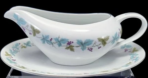 Fine China of Japan Vintage Gravy Boat w Underplate 9.5in White Blue Green Grape - Picture 1 of 15