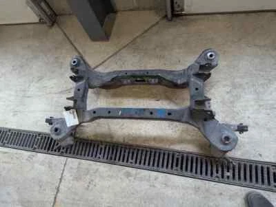 2010-2013 Hyundai Santa Fe Kia Sorento Rear FWD Subframe Crossmember Cradle OEM - Image 1 of 4