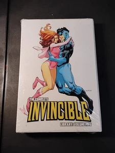 Die komplette unbesiegbare Bibliothek Band 5 (5) von Robert Kirkman - Bild 1 von 2