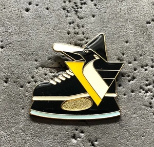 Prendedor de hockey de la NHL Pittsburgh Penguins Skate - Imagen 1 de 1