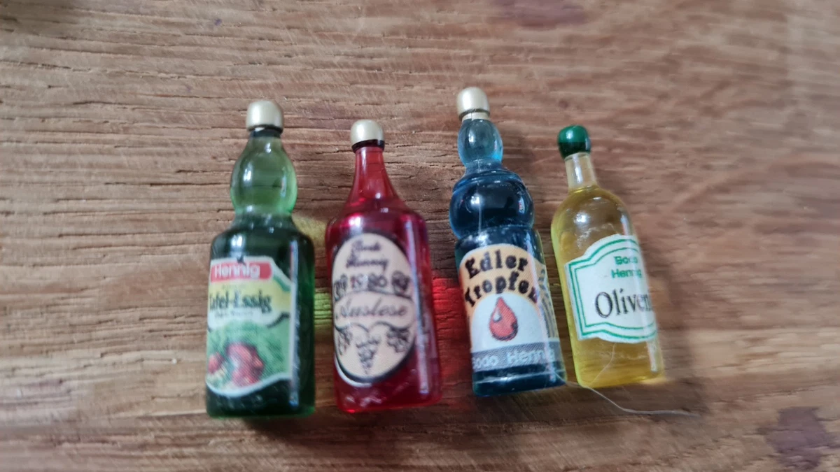 Melody Jane Puppenhaus Miniatur – Rotwein Flasche Mit 2 Gläsern Auf Goldenem Tablett, Maßstab 1:12