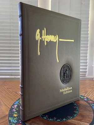 SIGNED G. Harvey The City Series Medallion Edition 2001 Leather Limited w/PRINT - Imagem 1 de 4