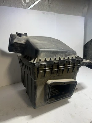 原始设备制造商 2003 - 2007 道奇 Ram 2500 3500 5.9L 康明斯空气过滤器盒顶部和底部 — 第 1/4 张图片