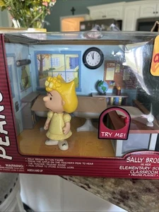 Juego de lujo Peanuts Sally Brown en su aula de escuela primaria nuevo en caja - Imagen 1 de 5