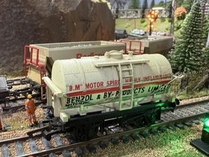 Mainline OO Gauge 37177- Tank Wagon No.1 'Benzol & By-Products Limited' Surrey - Picture 1 of 3