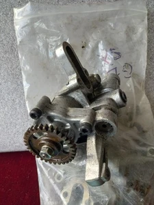 Interne Ölpumpe für Yamaha xs850 / 750 Nos Lagerware  - Bild 1 von 3