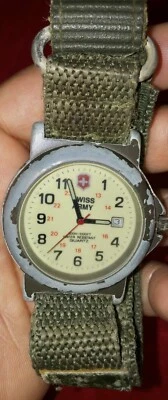 Relógio de mergulho de quartzo vintage sujo exército suíço 300 M-1000 pés resistente à água 3888 - Imagem 1 de 3