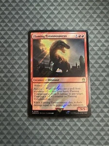 MTG Flaming Tyrannosaurus #0690 Surge Foil Rare Universi Beyond: Fallout (PIP) - Foto 1 di 6