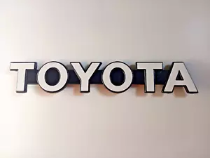 TOYOTA LAND CRUISER BJ70 FRONT GRILLE EMBLEM Tundra 4RUNNER TRUCKS NEW - Picture 1 of 10