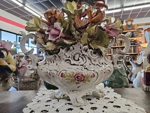 Centerpiece Flowers And cherubs in  Capodimonte porcelain ornament bowl L 17" a - Picture 1 of 15
