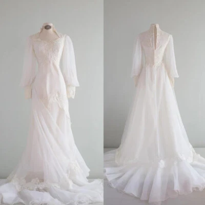 Vestidos de novia vintage de tul mangas largas una línea tren de barrido vestido de novia personalizado Foto 1 de 4
