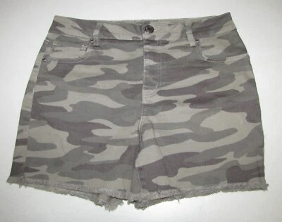 Nuevos pantalones cortos de jean Maurices para mujer. Camuflaje marrón/verde talla 10 (12). Dobladillo crudo. Foto 1 de 2