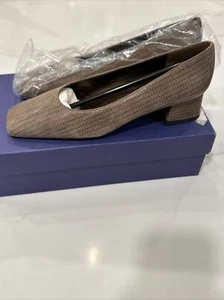 Stuart Weitzman Anyday Taupe Scottish Nappa Size 6.5 Slip on Shoes - Imagen 1 de 5