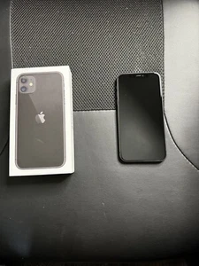 Apple iPhone 11 - 64 Go - Noir (Désimlocké) A2111 (CDMA + GSM) (CA) - Photo 1 sur 3