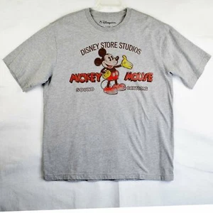 Camiseta Gris Dibujos Animados Sonido Mickey Mouse Disney Store Studios Para Hombre Talla L - Imagen 1 de 4