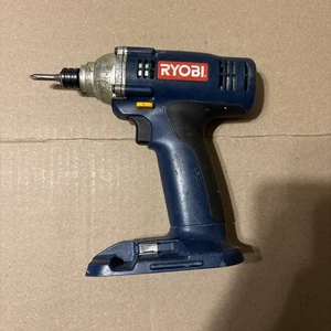 Herramienta de taladro/destornillador de impacto hexagonal RYOBI INALÁMBRICA 18V modelo P231 PROBADA - Imagen 1 de 12