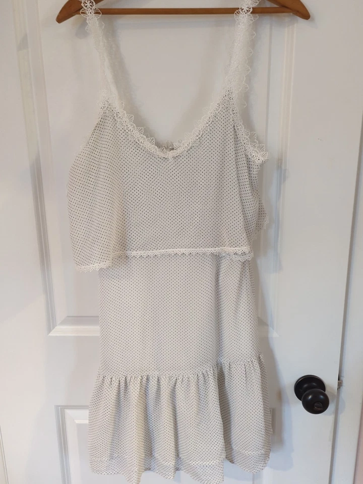 Vestido Top BB DAKOTA Revolve Sin Punto Volantes Blanco Encaje 6 Nuevo Sin Etiquetas Precio de venta sugerido por el fabricante 98 USD Foto 1 de 3
