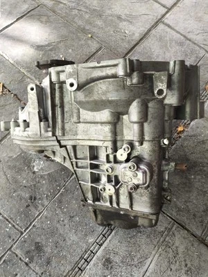 VW POLO AUDI A1 SEAT IBIZA SKODA FABIA 2023 1.0 TSI CAJA DE CAMBIOS MANUAL 6 VELOCIDADES UHC Foto 1 de 4