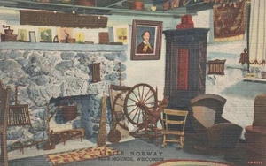 Vista interior Little Norway Blue Mounds Wisconsin 1948 - Imagen 1 de 2