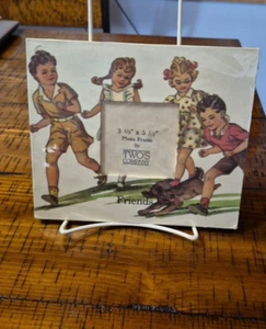 Vintage Retro Inspired Photo Frame by TWO'S COMPANY Friends Dick & Jane Inspired - Picture 1 of 8