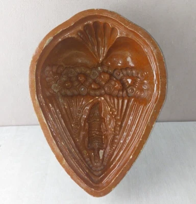 Ancien grand moule sacré coeur agneau, en terre cuite vernissée, Alsace, XIXème - Photo 1/4