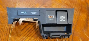 honda insight 2019 power outlet USB console dash - Picture 1 of 2