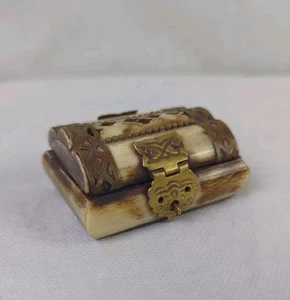 Joyero vintage de hueso de camello cofre del tesoro de latón y forrado de la India - Imagen 1 de 14