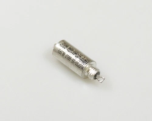 Filtro de paso EMI roscado herméticamente sellado espectro M15733/26-0012 Foto 1 de 1