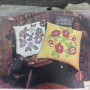 Vogart Crewel Creative Stitchery Pillow Kit Contemp Florals Beige 578A Complete - Picture 1 of 9