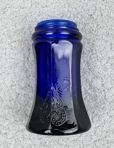Antique EAPG Glass Cobalt Blue Paneled Salt Or Pepper Shaker No Lid - Picture 1 of 24