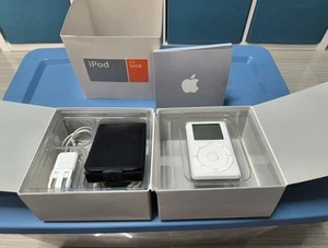 Apple iPod Classic 2nd Generation - 10 GB for Mac COMPLETE - Picture 1 of 11