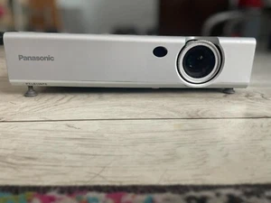 Panasonic PT-LB10NTe LCD projector - Zdjęcie 1 z 4