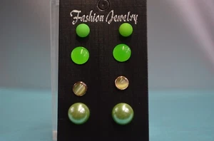 plaquette de 4 paires de boucles d'oreilles belle fantaisie - Picture 1 of 1