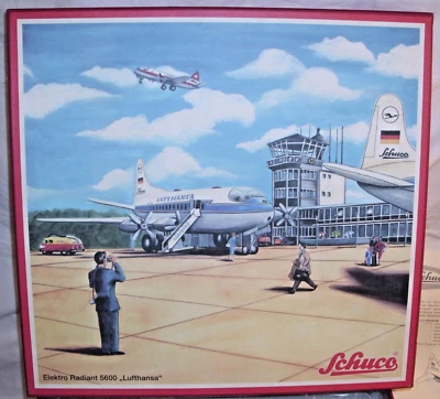 SCHUCO ELEKTRO RADIANT 5600 AVIÓN LUFTHANSA JUGUETE DE HOJALATA ALEMANIA NUEVO EN CAJA Foto 1 de 4